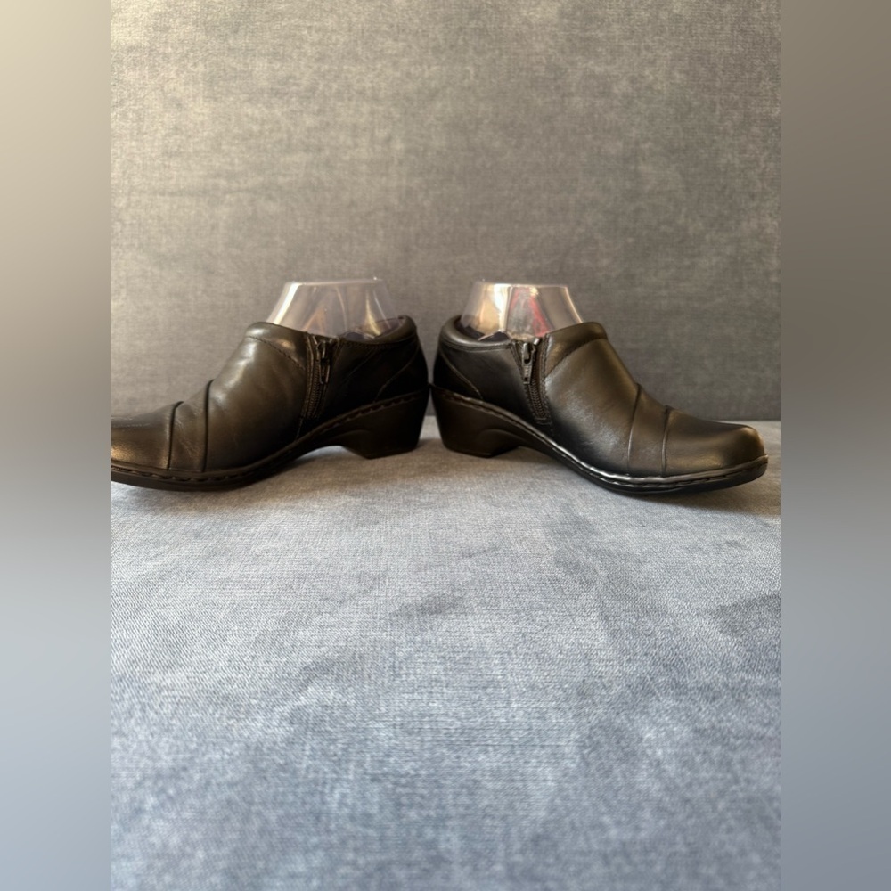 Clarks Womens Channing Ann Slip On Loafer 7M Black Leather Comfort Low Heel - Picture 5 of 7